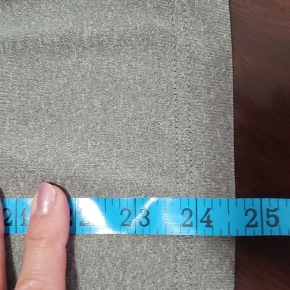 Fila Short Sleeve V Neck Wicking Fitted Tee M VGUC - Picture 11 of 12